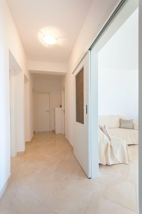 Apartment Ines 오미스 외부 사진