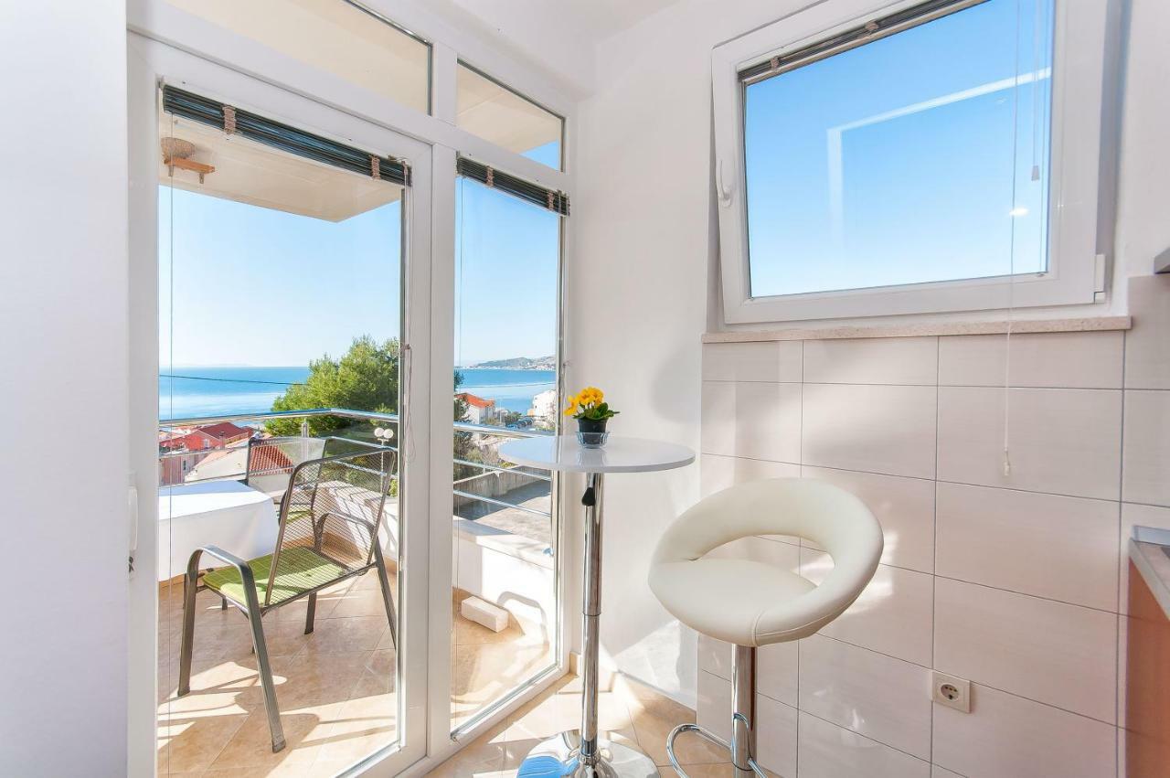 Apartment Ines 오미스 외부 사진