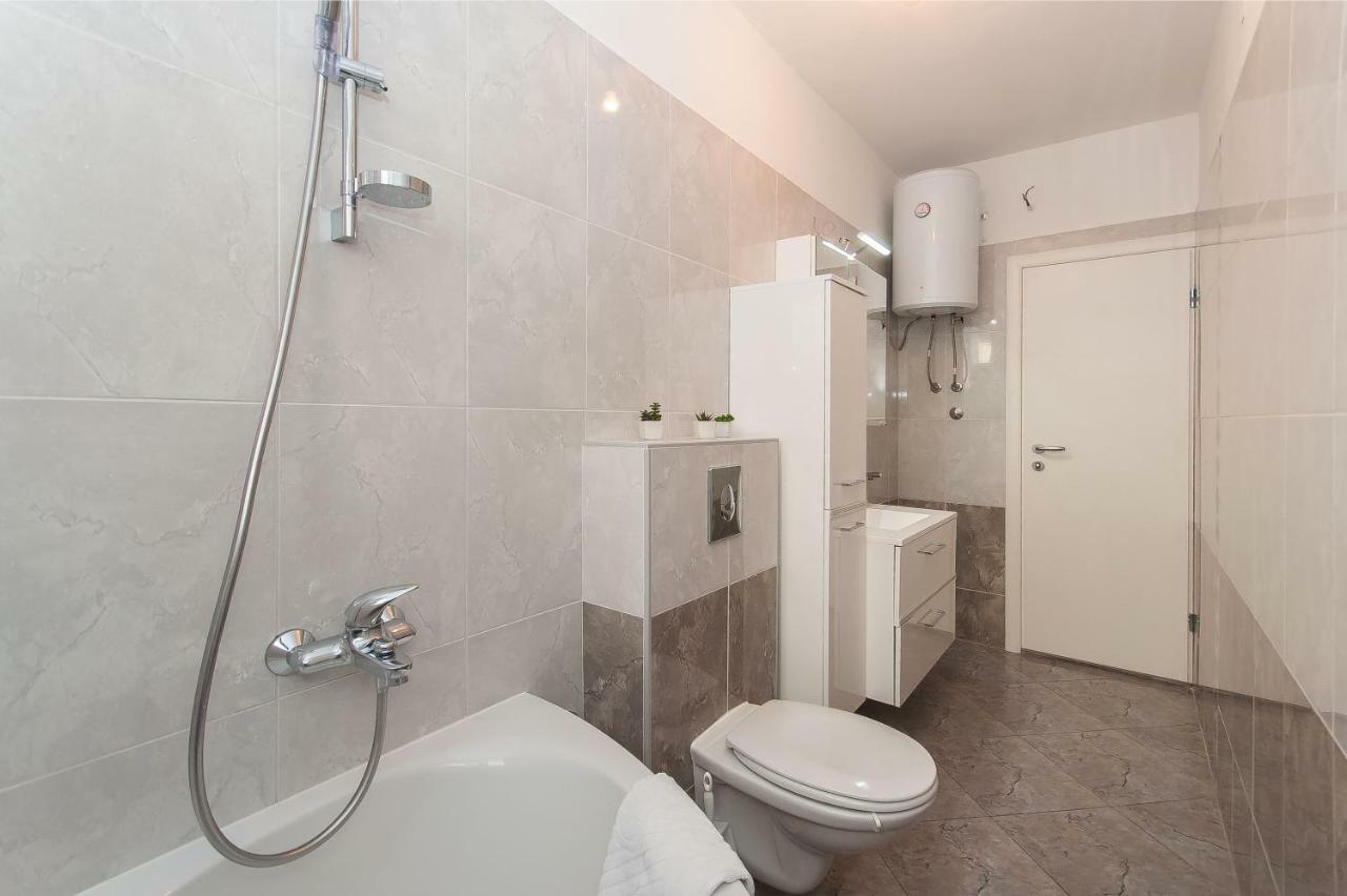 Apartment Ines 오미스 외부 사진